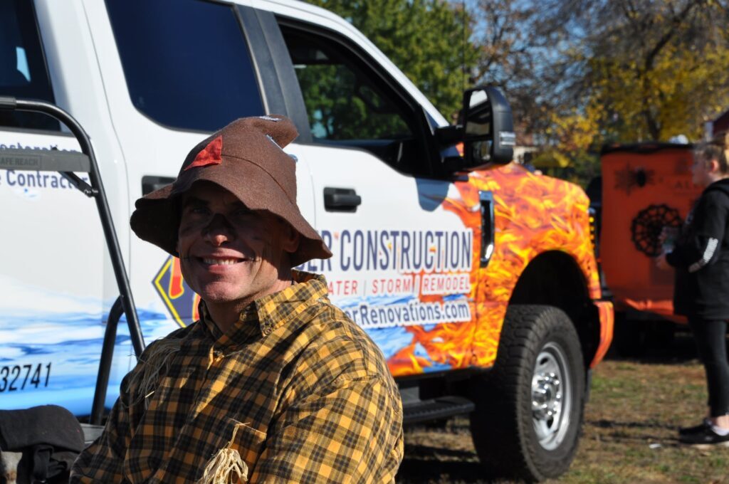 the wizard of oz scarecrow at the anoka grande day parade