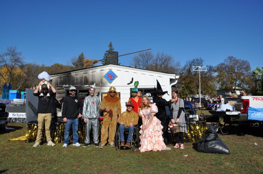 wizard of oz float at the anoka grande day parade